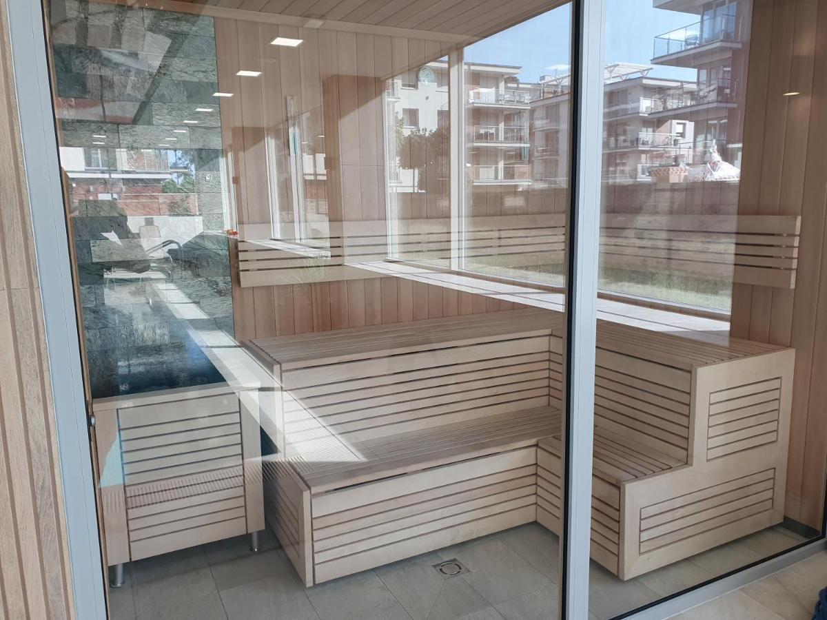 Apartament Szafir W Budynku Basenowym Morska Klifowa レバル エクステリア 写真