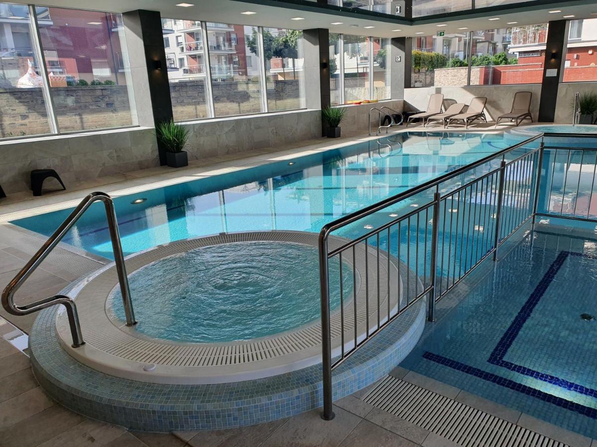 Apartament Szafir W Budynku Basenowym Morska Klifowa レバル エクステリア 写真